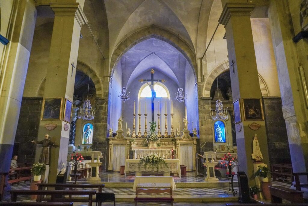Interno della chiesa e convento di San Francesco